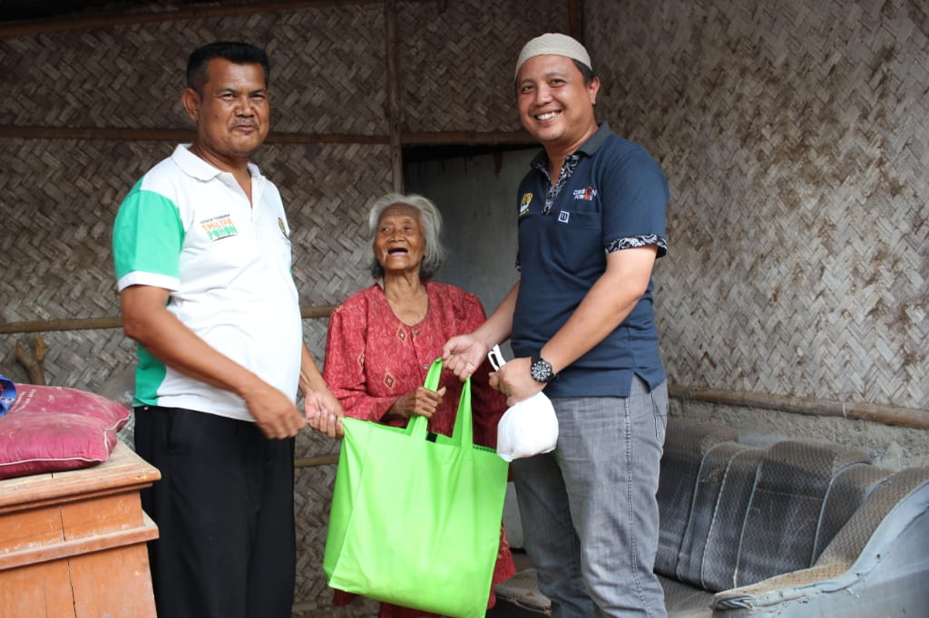 Syukuran petani garam, Cirebon Power santuni anak yatim dan jompo