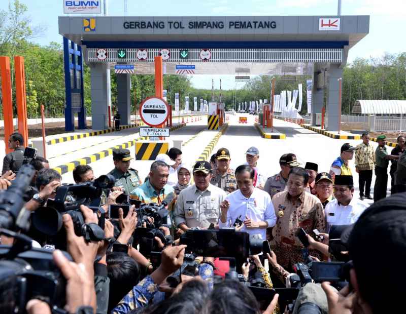 Presiden Jokowi Resmikan Ruas Tol Terpanjang Di Indonesia