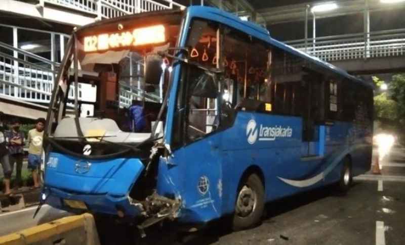 Dua Hari Terjadi Tiga Kecelakaan Transjakarta: Transjakarta Jago Tabrakan